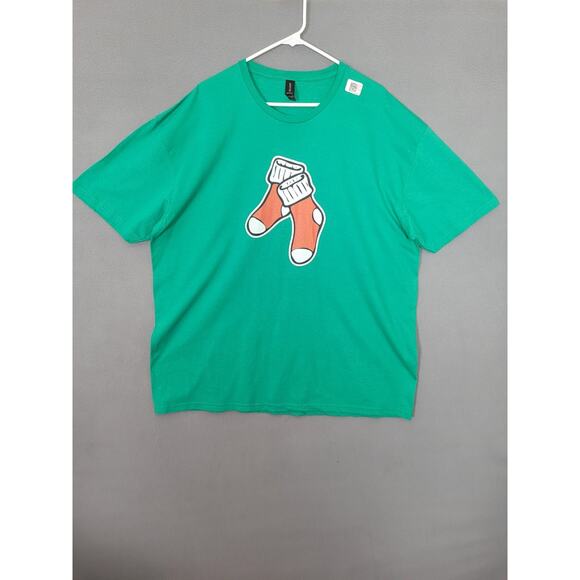 Christmas Socks Tshirt Short Sleeve Mens 2XL - Picture 1 of 6